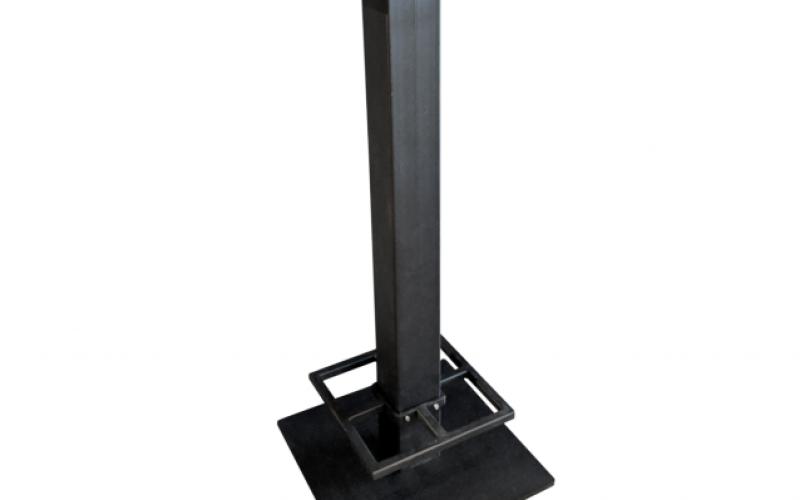 Compacte eiken boomstambartafel met enkele barpoot &ndash; 4 cm